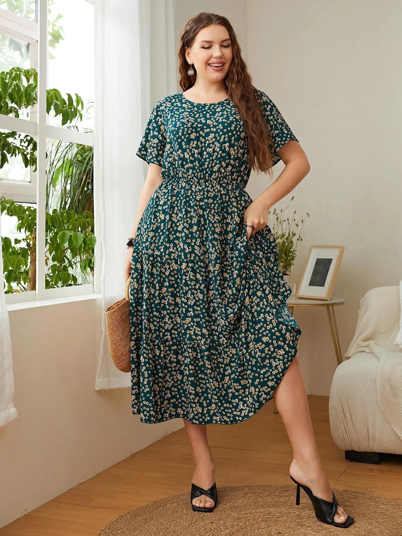 Elegant summer dress with floral pattern, slimming effect