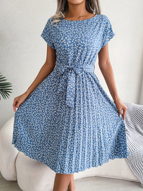 Blue Spring/Summer Floral Pleated A-Line Dress with Short Sleeves - Effortlessly Elegant