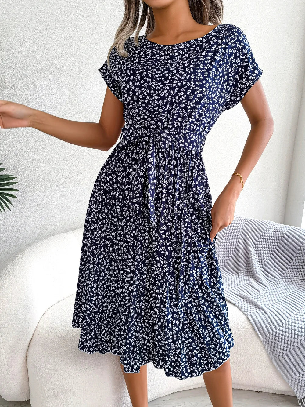 Deep Blue Spring/Summer Floral Pleated A-Line Dress with Short Sleeves - Effortlessly Elegant