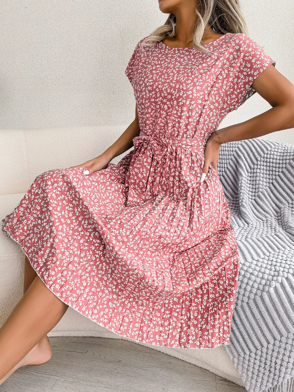 Pink Spring/Summer Floral Pleated A-Line Dress with Short Sleeves - Effortlessly Elegant